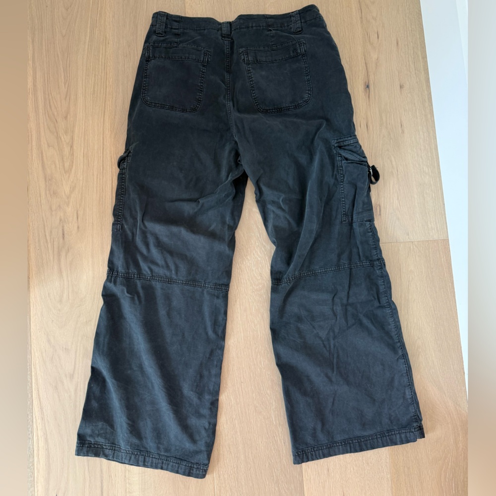 American Eagle Outfitters Black Cargo Pants - Picture 4 of 4